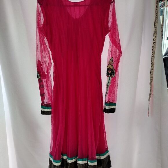 East Indian/Punjabi dress   - Picture 5 of 9